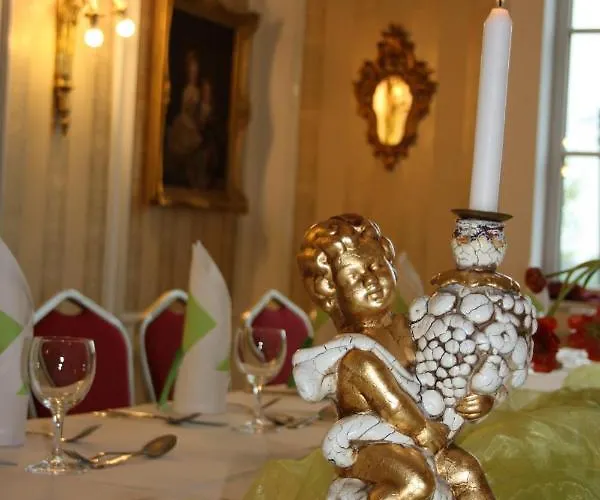 Fuerstenhof Landgasthaus & Konukevi